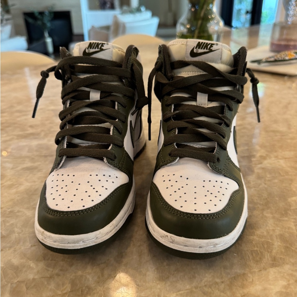 Rare 2020 Nike High Dunk Sneakers in Spartan Green. 5Y/ 6.5W